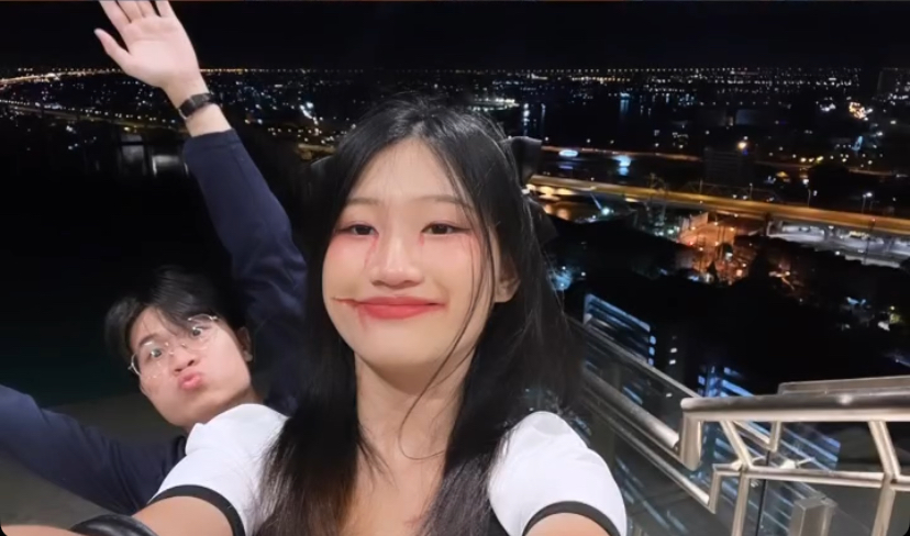 วิธีที่เธอมองชั้นทำให้ชั้นรู้สึกเหมือนเป็นคนที่โชคดีที่สุดในโลก